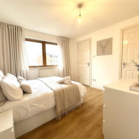 Private Room With En-Suite And Parking In Shared Flat Glasgow Exterior photo